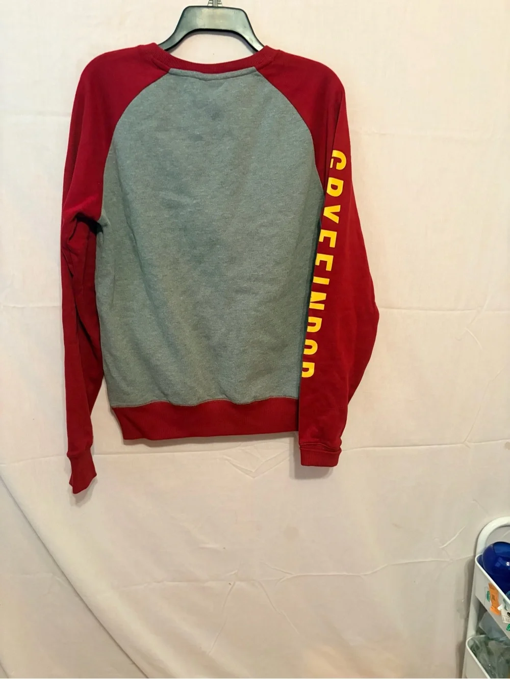 Gryffindor Crest Raglan Sweatshirt - Red & Gray